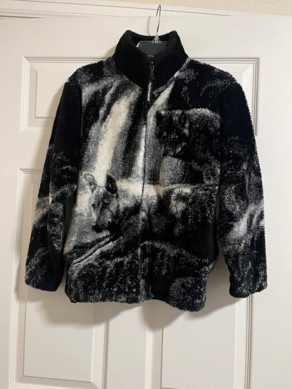 Women's Black & White Plush Puffer Jacket